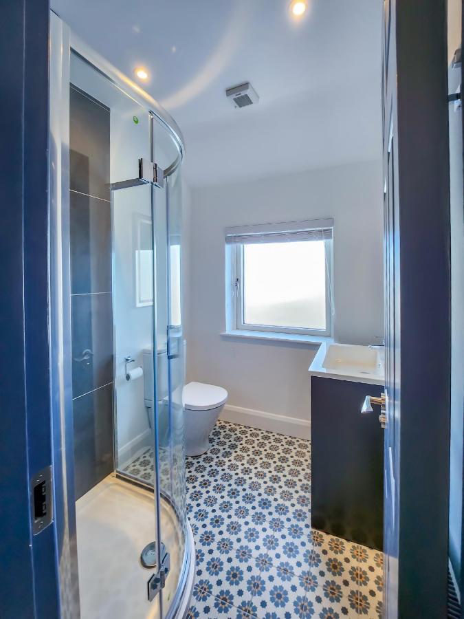 The Kinsale 4 Center Villa ภายนอก รูปภาพ