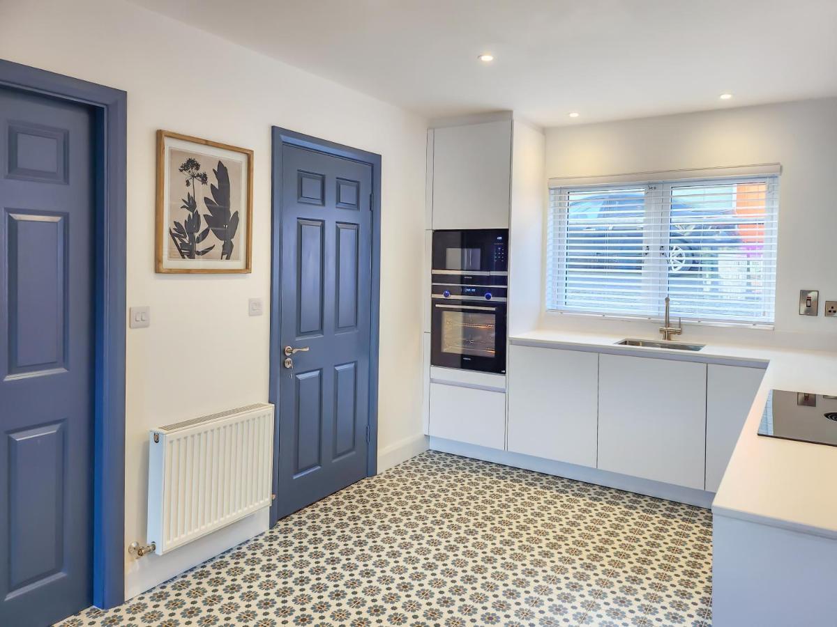 The Kinsale 4 Center Villa ภายนอก รูปภาพ